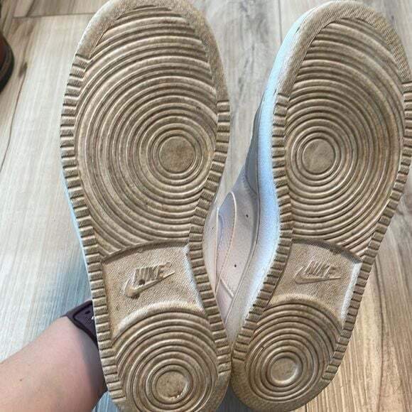 Size 7.5 Nike Low Air Force Sneakers - Picture 5 of 7